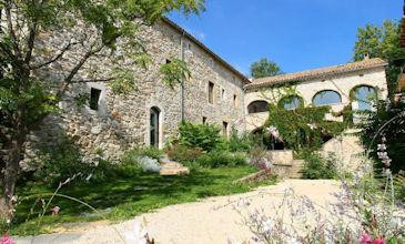Mas d'Olivier - Chateau for rent Southern France